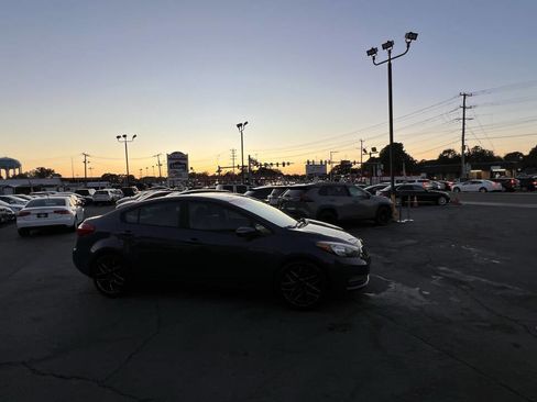 Used 2015 Kia Forte LX w/ Popular Package image 4