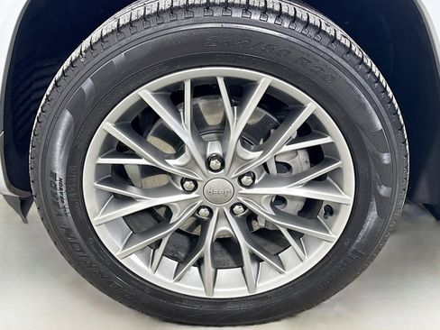 Used 2023 Jeep Grand Cherokee Summit image 30