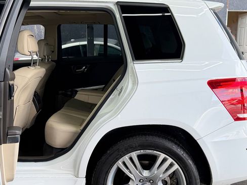 Used 2015 Mercedes-Benz GLK 350 2WD image 18