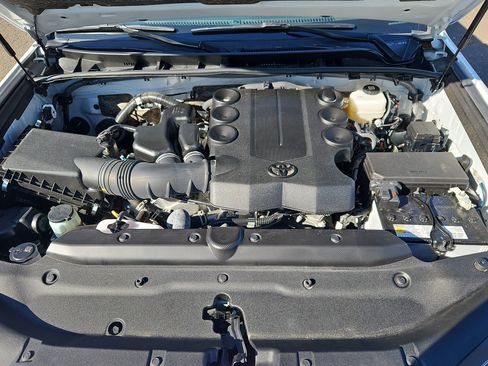 Used 2024 Toyota 4Runner TRD Off-Road Premium image 31