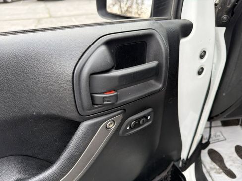 Used 2013 Jeep Wrangler Unlimited Sport image 19