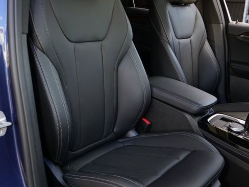 Used 2024 BMW X4 xDrive30i image 4