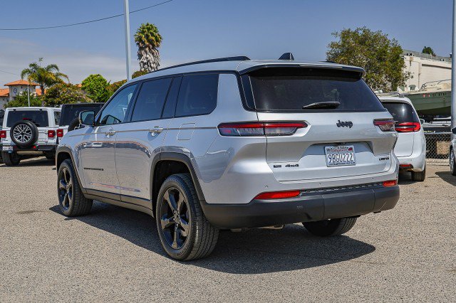 Used 2022 Jeep Grand Cherokee L Limited w/ Black Appearance Package AWD/4WD image 6