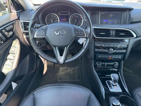 Used 2019 INFINITI QX30 w/ Cargo Package FWD image 16