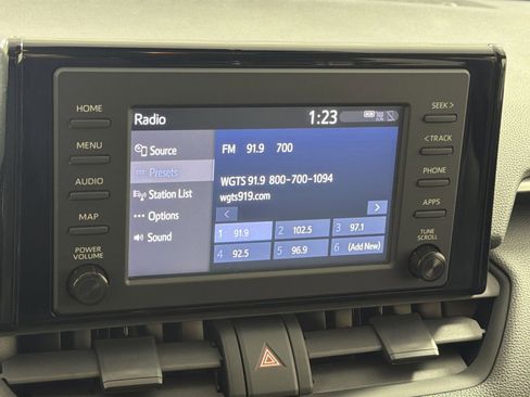 Used 2019 Toyota RAV4 LE image 18