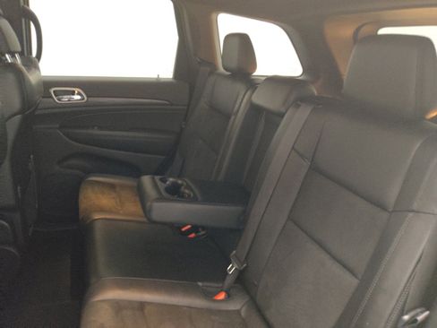 Used 2019 Jeep Grand Cherokee Altitude RWD image 18
