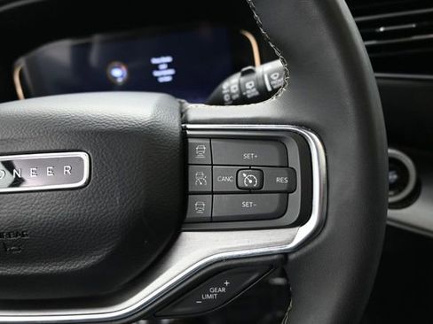Used 2024 Jeep Wagoneer Series II AWD/4WD image 18