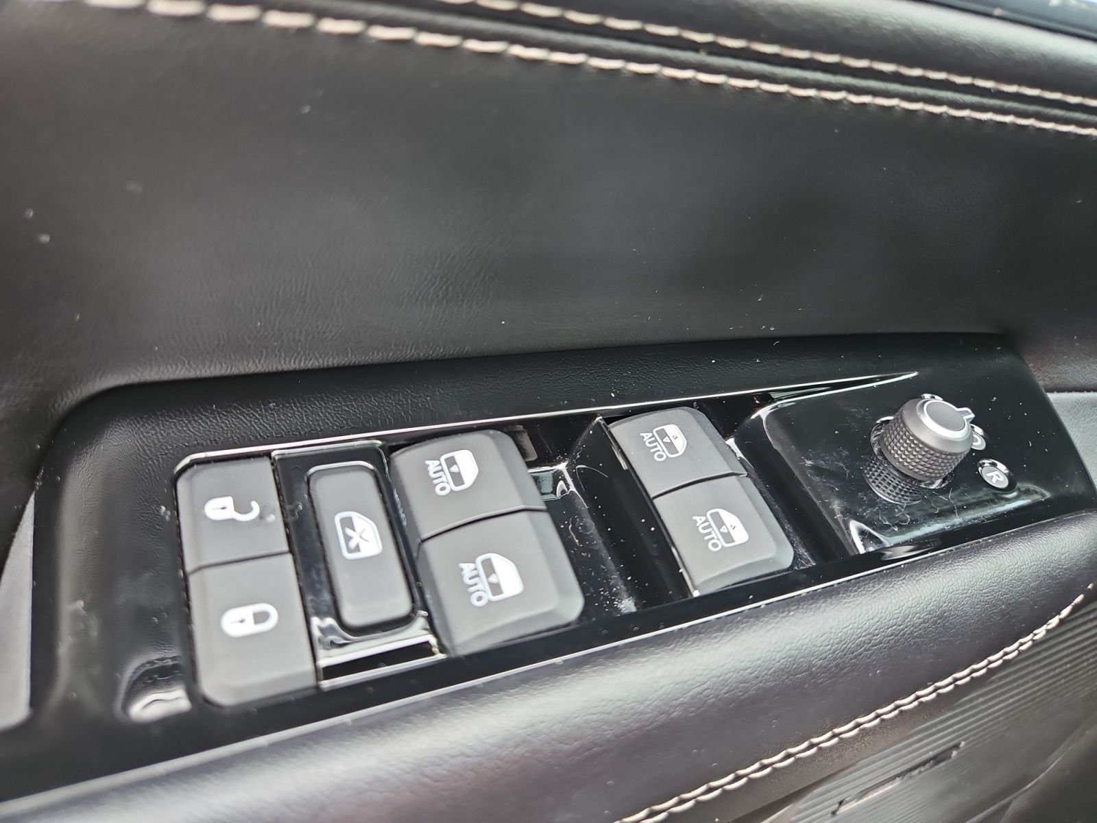Used 2023 Jeep Wagoneer Series II AWD/4WD image 29