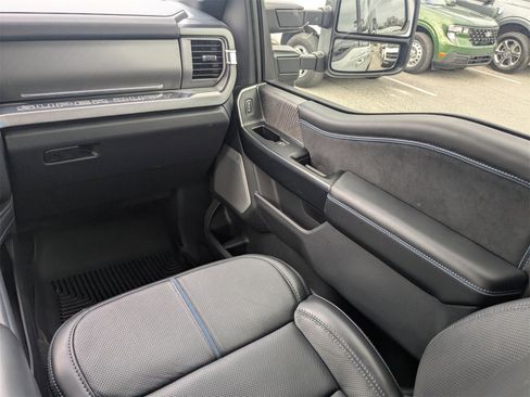 Used 2025 Ford F250 Platinum w/ FX4 Off-Road Package image 18