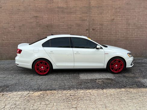 Used 2017 Volkswagen Jetta GLI FWD image 6