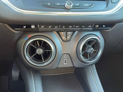 Used 2025 Chevrolet Blazer LT image 24