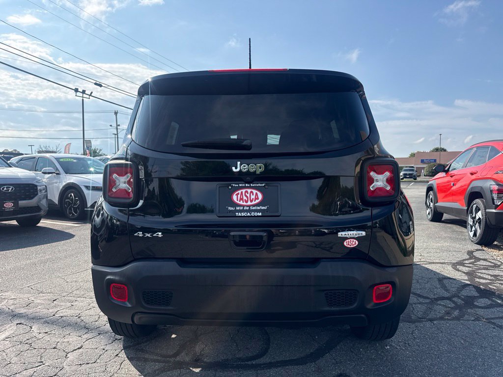 Used 2022 Jeep Renegade Latitude w/ Convenience Group AWD/4WD image 10