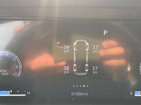 Used 2022 Jeep Grand Cherokee L Limited RWD image 16