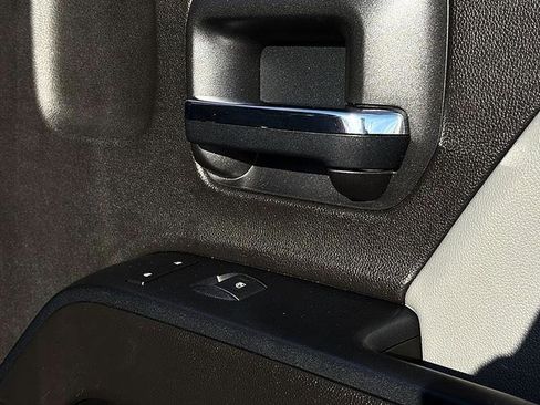 Used 2018 Chevrolet Silverado 1500 Custom w/ Custom Value Package image 41