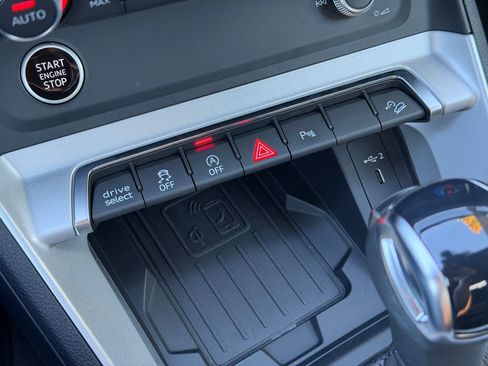 Used 2025 Audi Q3 2.0T Premium image 22