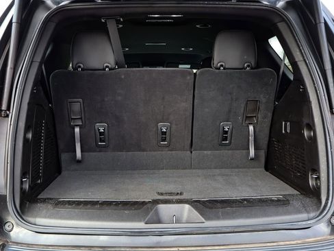 Used 2023 GMC Yukon SLT image 36