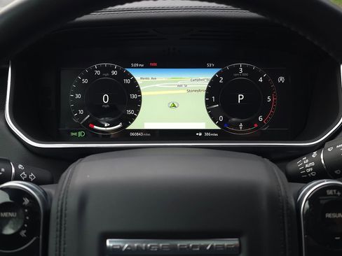 Used 2020 Land Rover Range Rover image 32