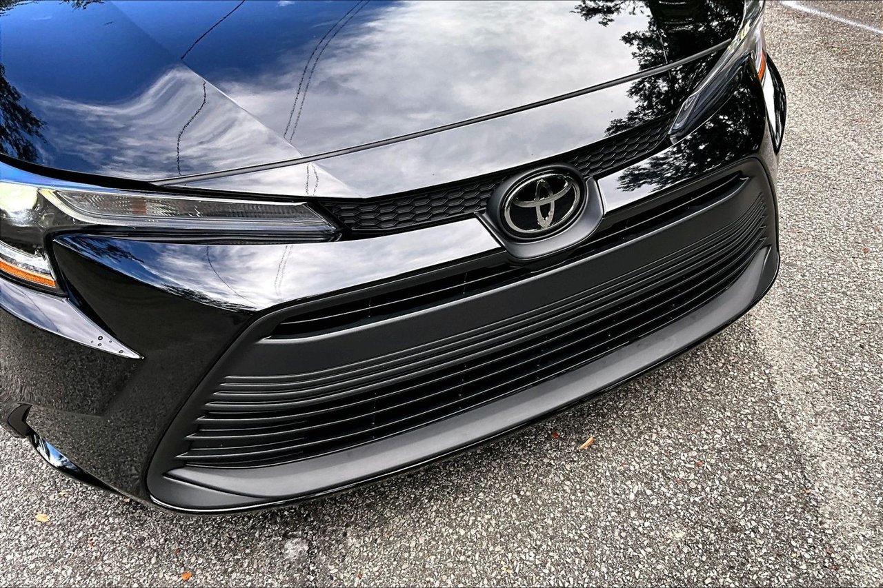 Used 2026 Toyota Corolla LE FWD image 34