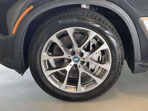 Used 2024 BMW X5 xDrive50e AWD/4WD image 8