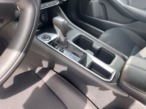 Used 2024 Nissan Sentra SV FWD image 23