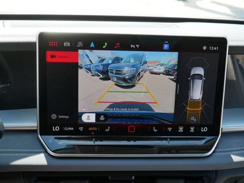 Certified 2025 Volkswagen Tiguan SE AWD/4WD image 29