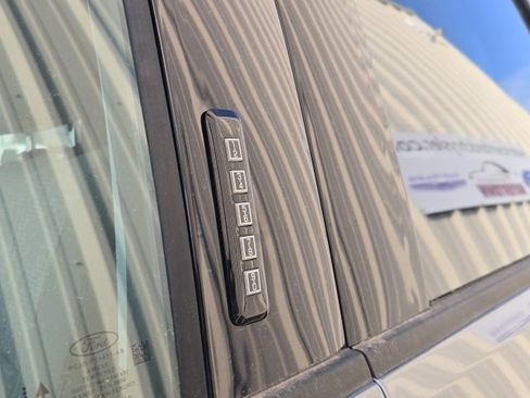 Used 2024 Ford F250 XLT image 9