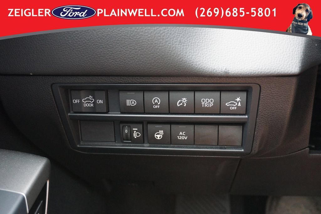 Used 2025 Toyota Tundra Limited AWD/4WD image 25