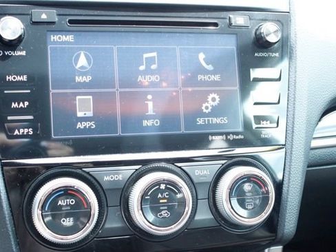 Used 2017 Subaru Forester 2.5i Touring AWD/4WD image 25