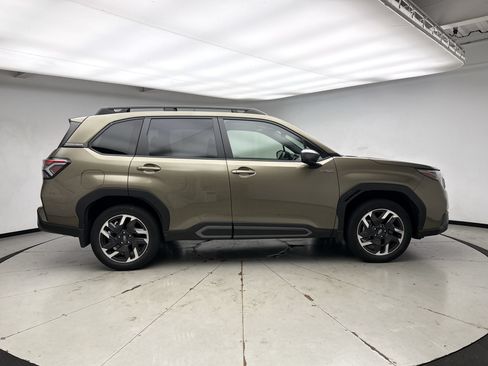 Used 2025 Subaru Forester Limited AWD/4WD image 6