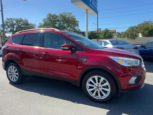 Used 2017 Ford Escape Titanium image 3