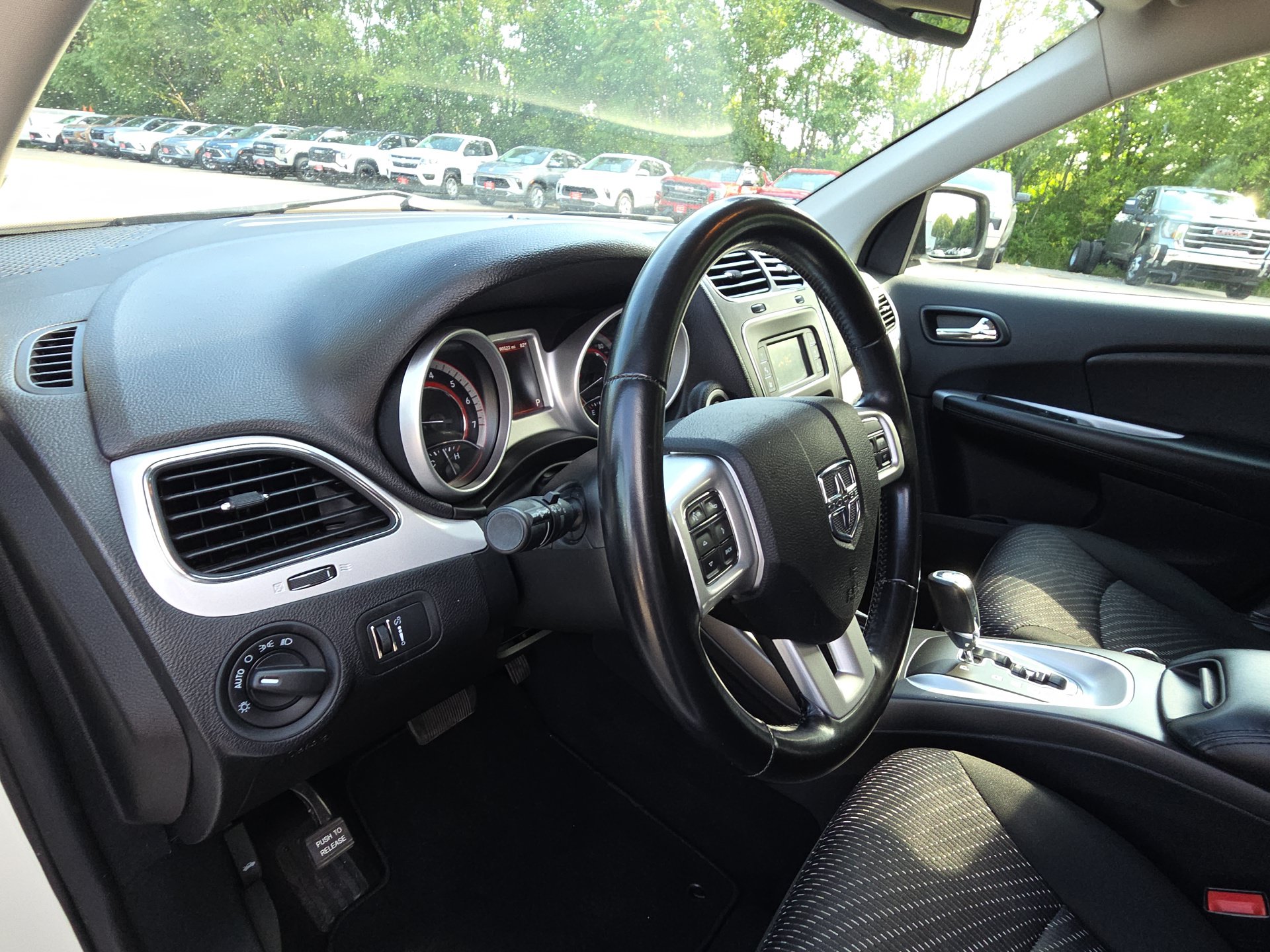 Used 2020 Dodge Journey SE w/ SE Popular Equipment Group FWD image 14