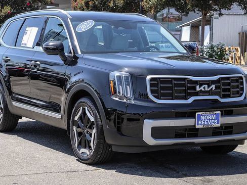 Used 2023 Kia Telluride S AWD/4WD image 3