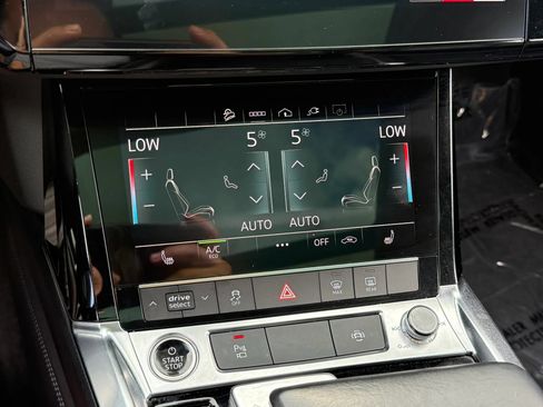 Used 2022 Audi e-tron Premium AWD/4WD image 24
