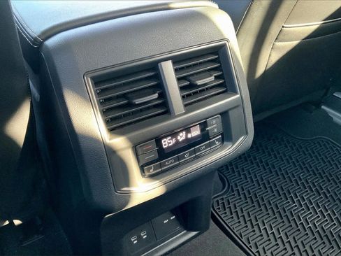 Used 2022 Volkswagen Atlas SEL Premium image 33