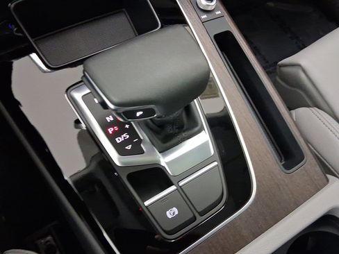 Used 2025 Audi Q5 e Premium image 15