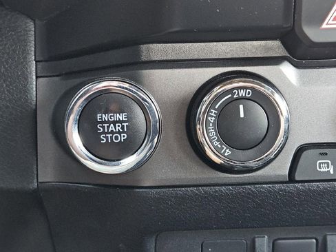 Used 2021 Toyota Tacoma TRD Off-Road image 18