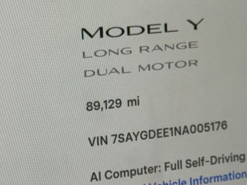 Used 2022 Tesla Model Y Long Range AWD/4WD image 26
