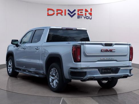 Used 2021 GMC Sierra 1500 SLT w/ X31 Off-Road Package AWD/4WD image 3