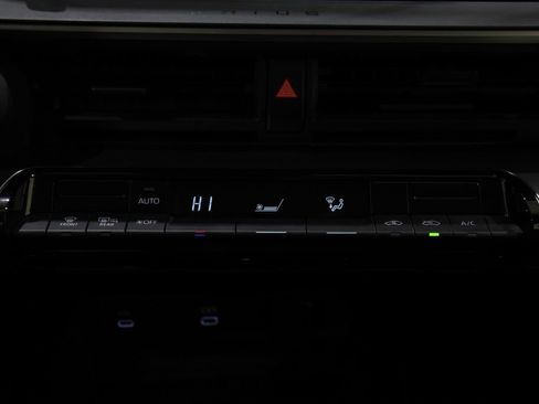 Used 2024 Toyota Prius LE image 18