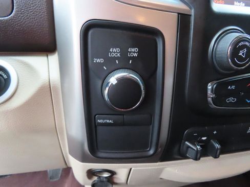 Used 2018 RAM 3500 SLT w/ Luxury Group AWD/4WD image 40