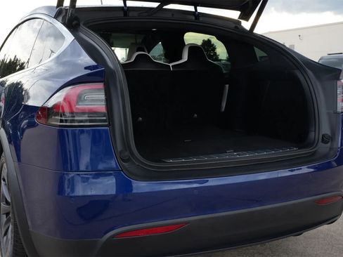Used 2019 Tesla Model X 75D image 21