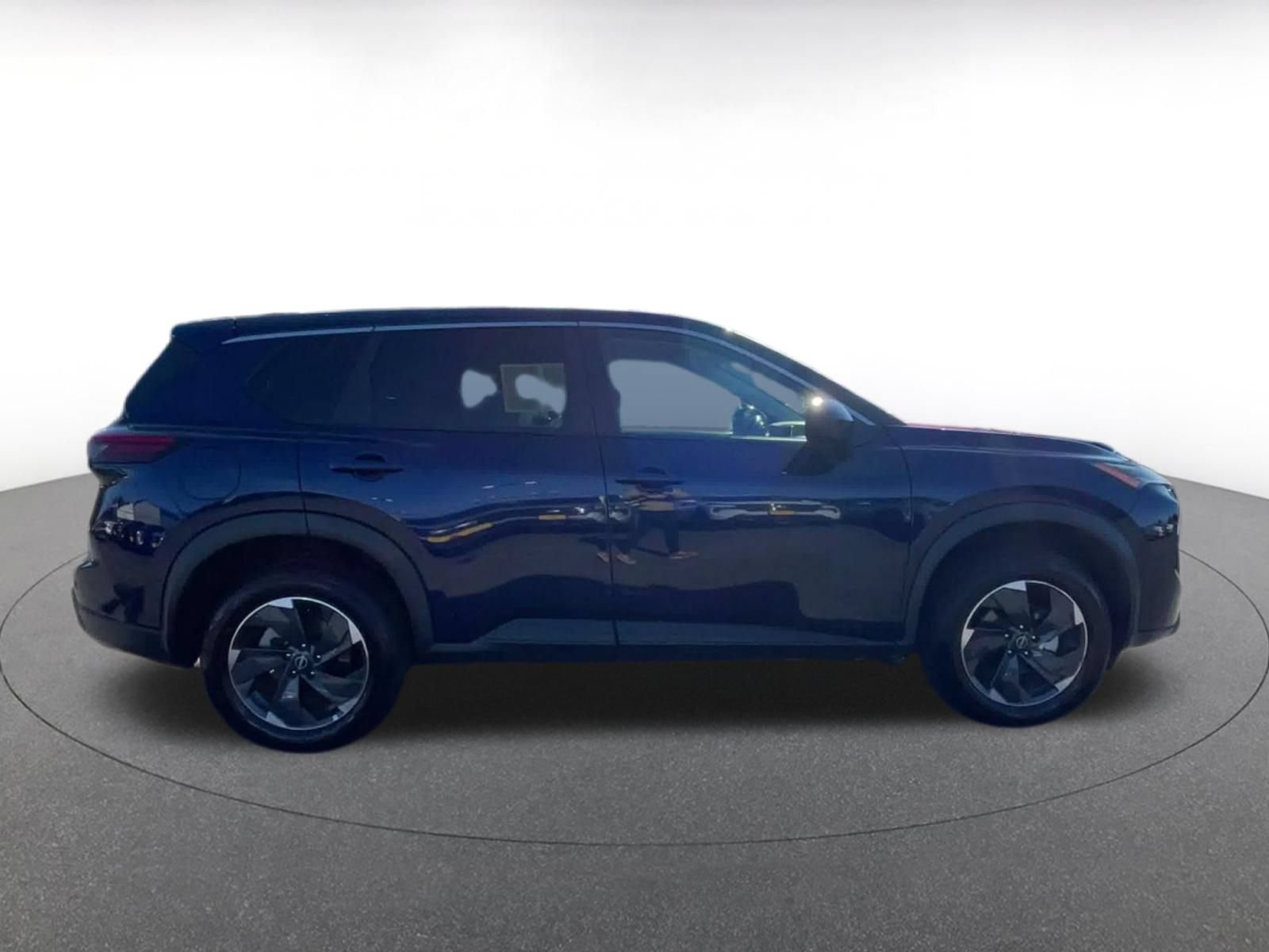 Used 2025 Nissan Rogue SV AWD/4WD image 15