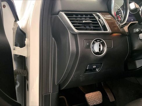 Used 2017 Mercedes-Benz GLS 450 4MATIC image 30