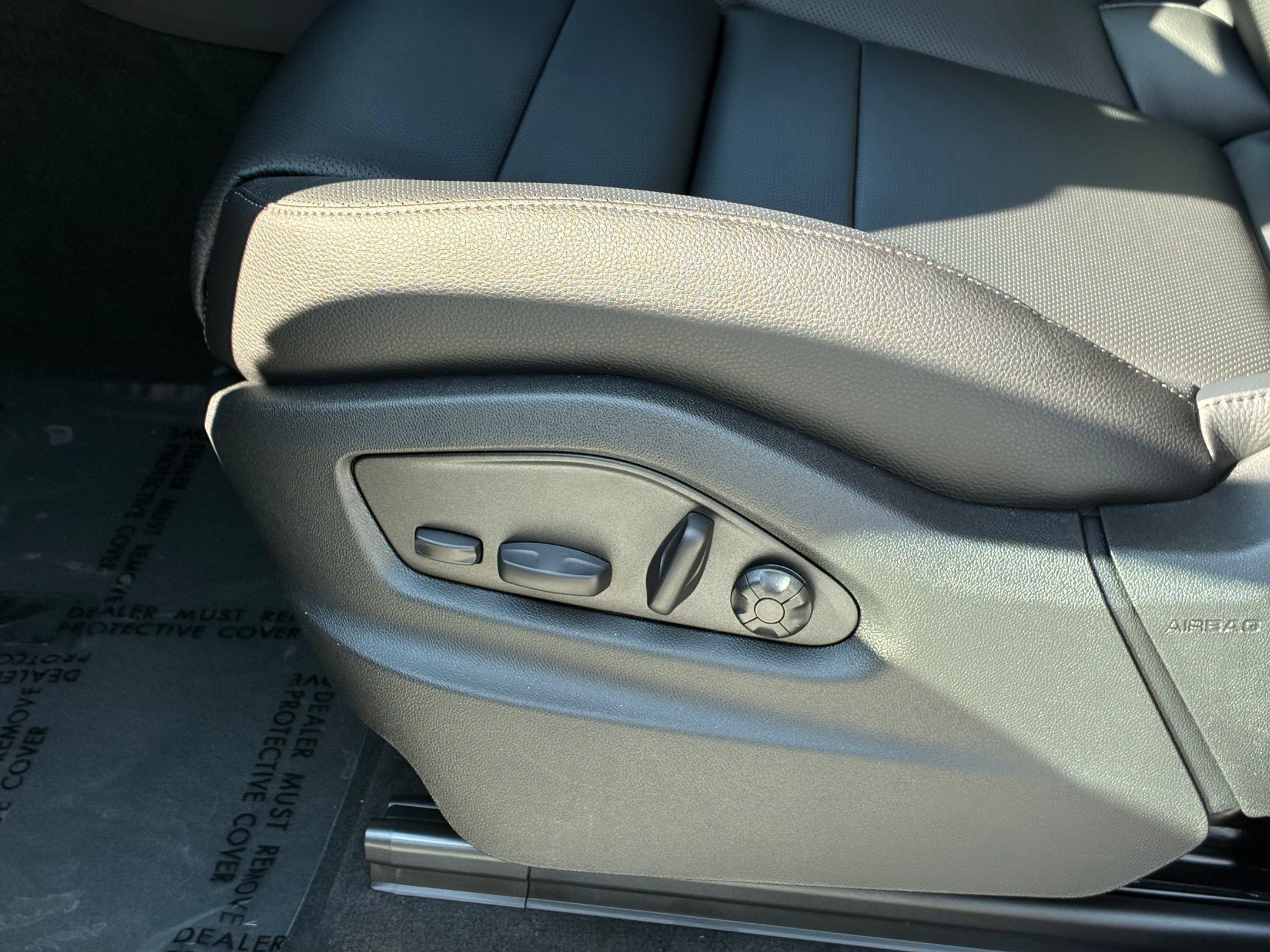 Certified 2026 Porsche Cayenne AWD/4WD image 28