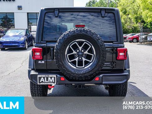 Used 2024 Jeep Wrangler Rubicon image 11