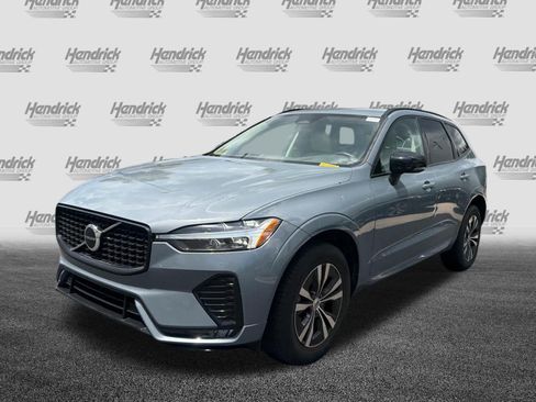 Used 2024 Volvo XC60 B5 Core AWD/4WD image 10