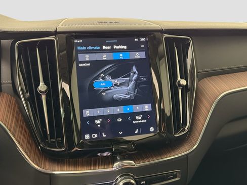 Certified 2023 Volvo XC60 B5 Ultimate image 16