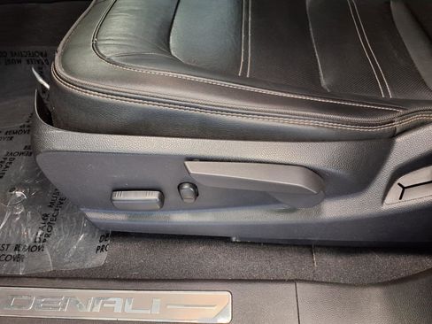 Used 2019 GMC Canyon Denali RWD image 22