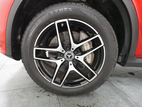 Used 2018 Mercedes-Benz GLC 300 4MATIC image 35