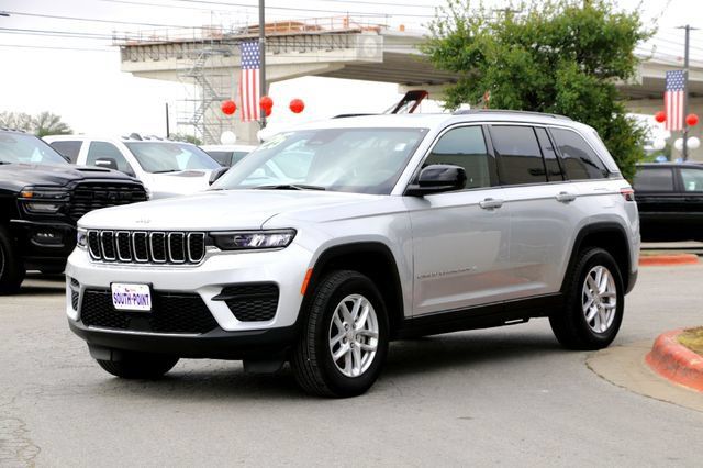 Used 2025 Jeep Grand Cherokee Laredo X w/ Luxury Tech Group I AWD/4WD image 7